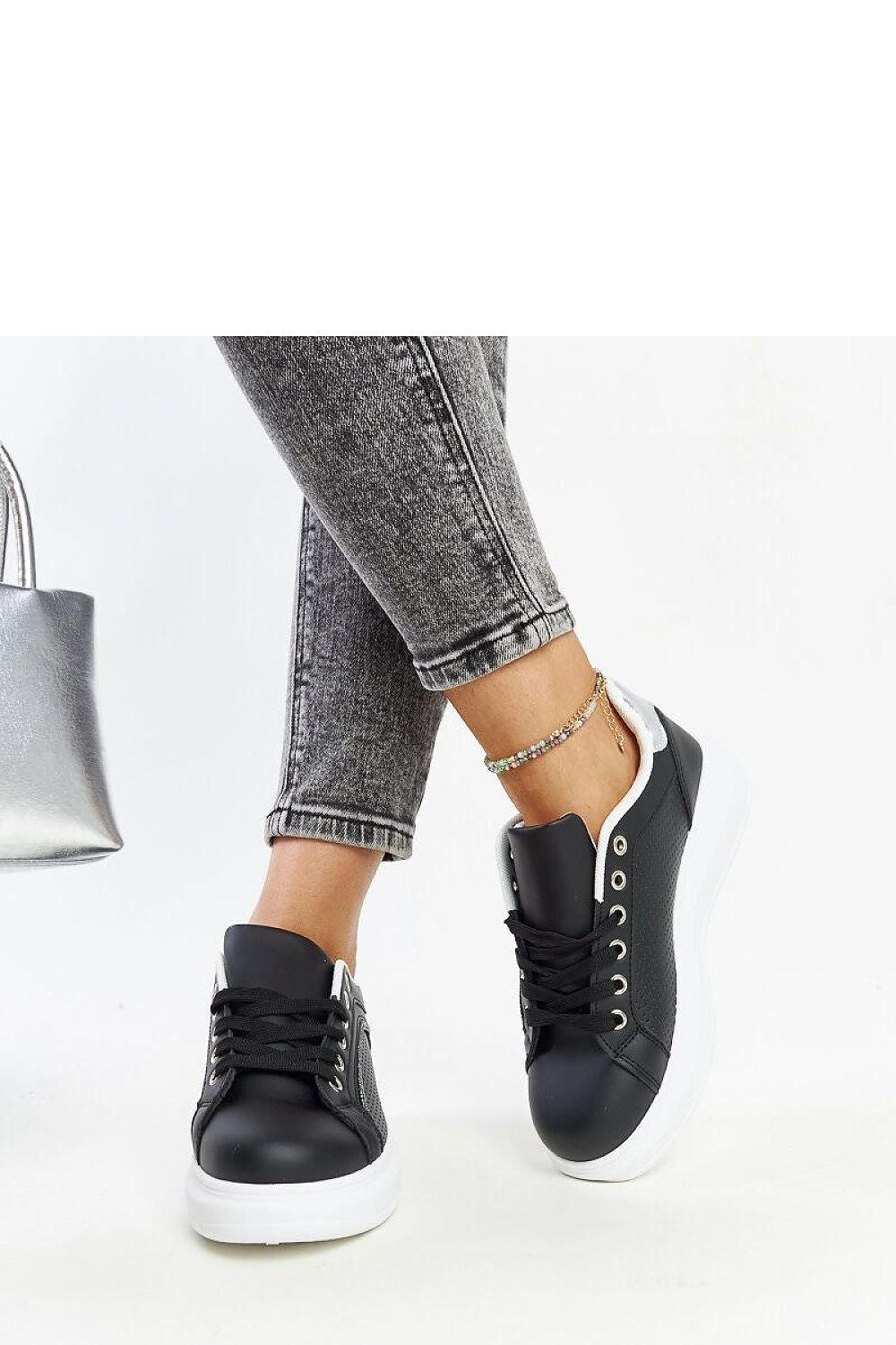   Czarne sneakersy z ozdobnymi cyrkoniami Perica - Solea 
