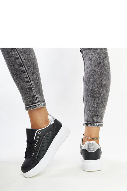   Czarne sneakersy z ozdobnymi cyrkoniami Perica - Solea 