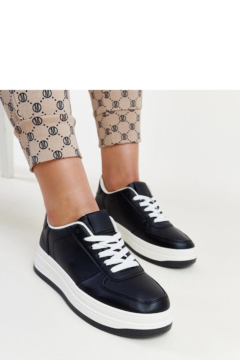   Czarne sneakersy na platformie Cvita - Solea 