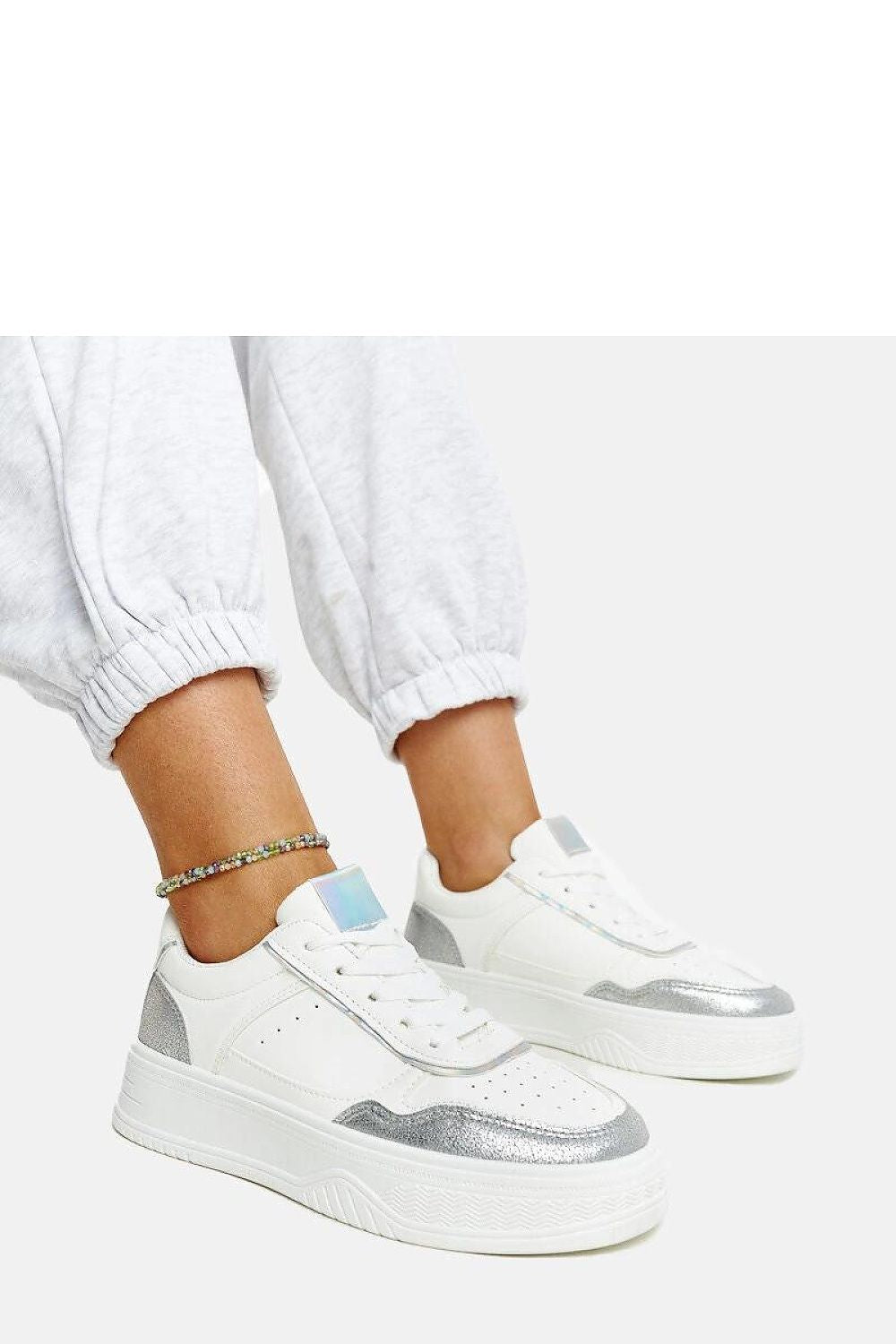   Biało-srebrne sneakersy na grubszej podeszwie Rumai - Solea 