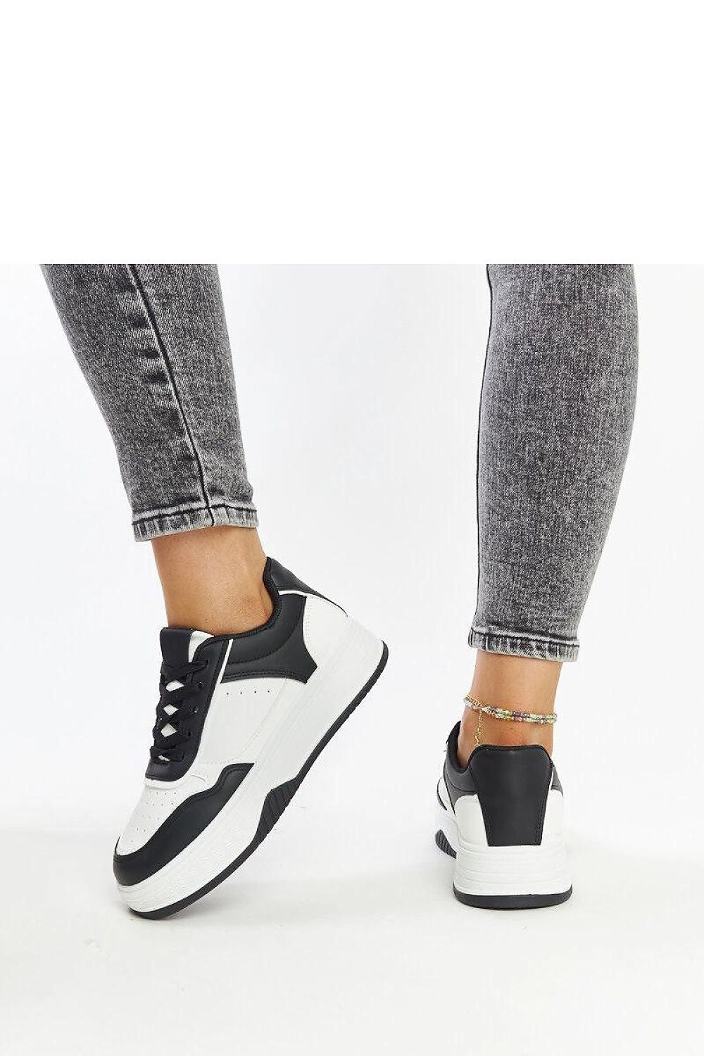   Biało-czarne sneakersy na grubszej podeszwie Rumai - Solea 