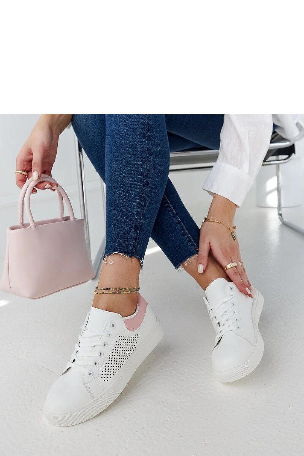   Biało-różowe ażurowe sneakersy Semhar - Solea 