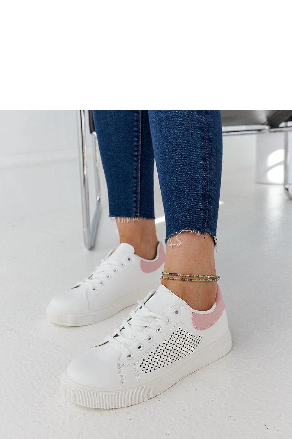   Biało-różowe ażurowe sneakersy Semhar - Solea 