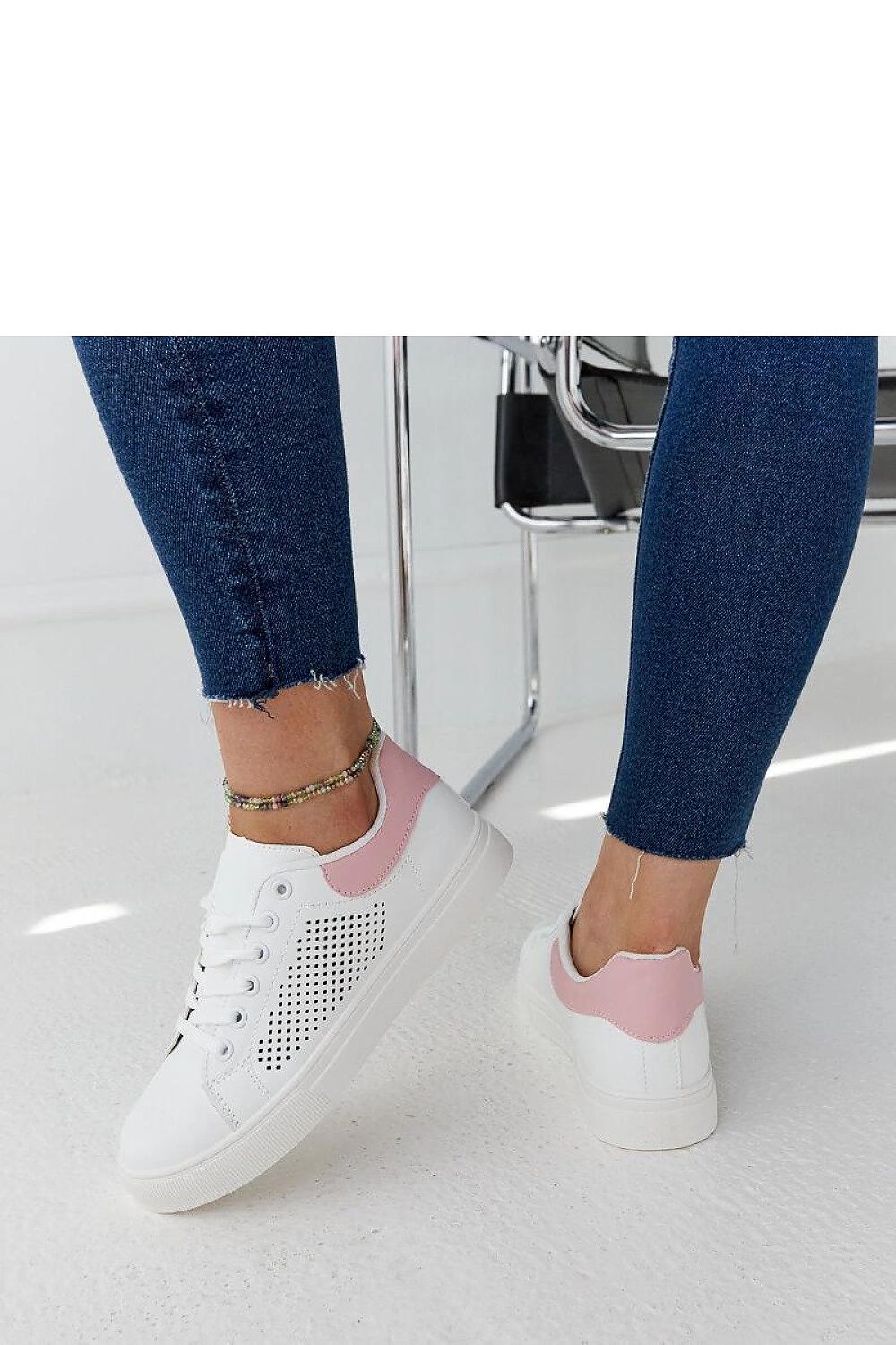   Biało-różowe ażurowe sneakersy Semhar - Solea 