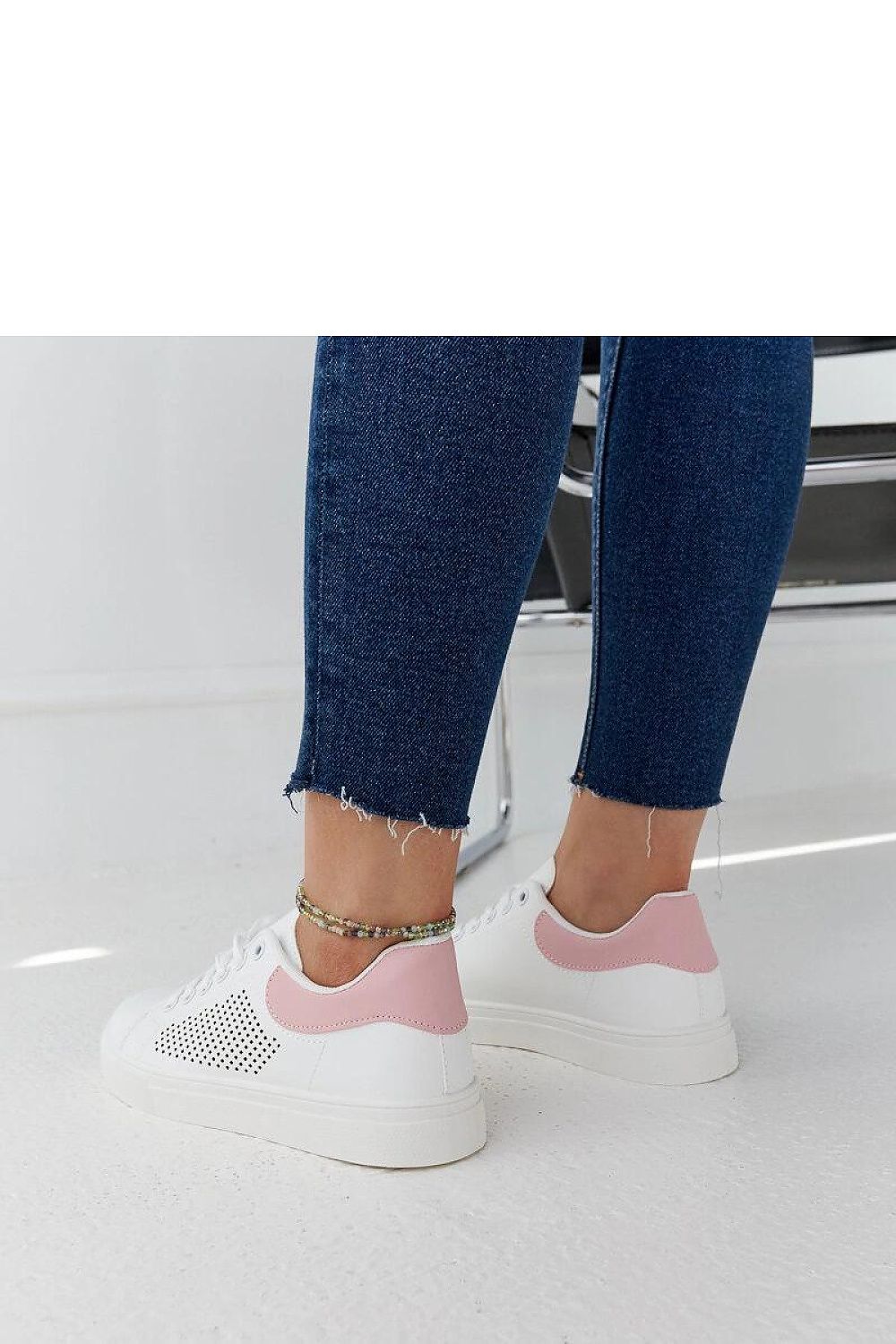   Biało-różowe ażurowe sneakersy Semhar - Solea 