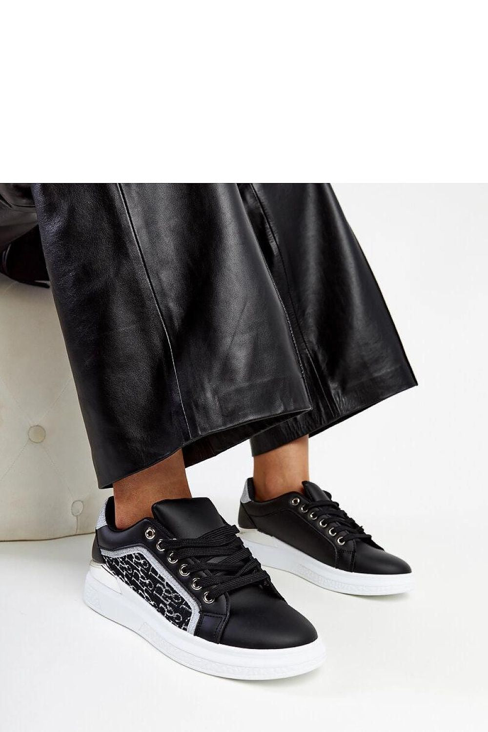   Czarne sneakersy na platformie z brokatem Fekete - Solea 