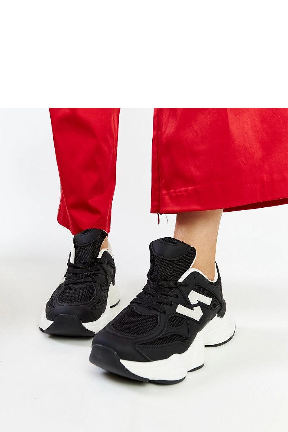   Czarne sneakersy na masywnej podeszwie Gergely - Solea 