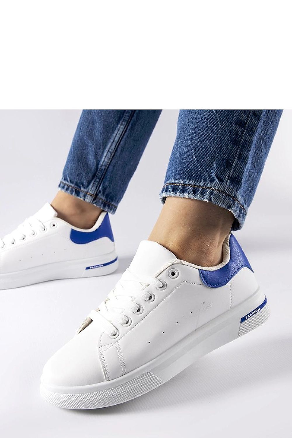   Biało-granatowe sneakersy Leland - Solea 