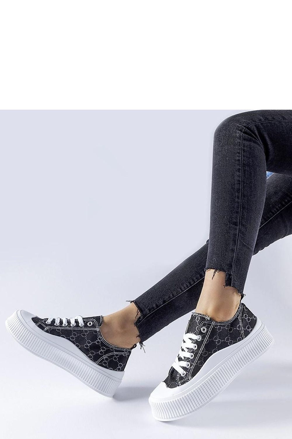   Czarne trampki zdobione monogramem Cavi - Solea 