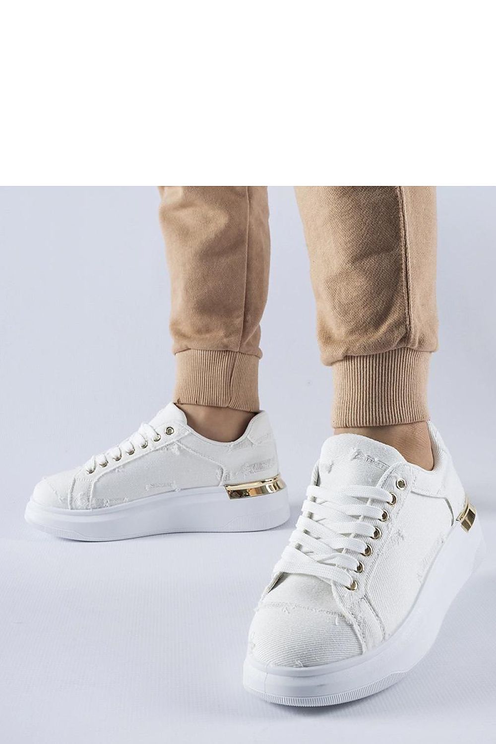   Białe sneakersy na platformie Ossona - Solea 