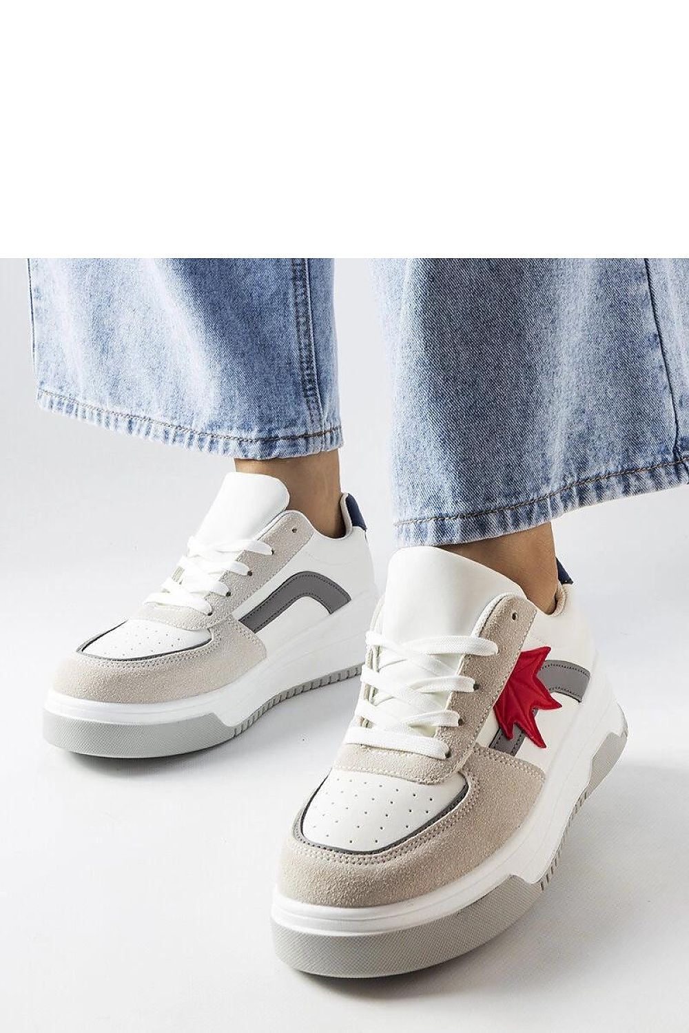   Białe sneakersy z eko zamszową wstawką Kollins - Solea 