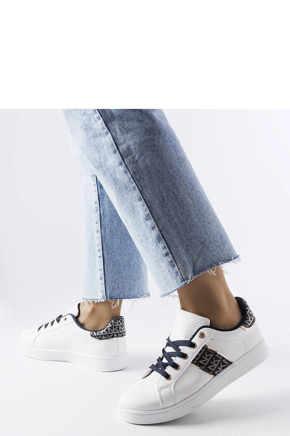   Białe sneakersy ze zdobioną cholewką Sauriol - Solea 