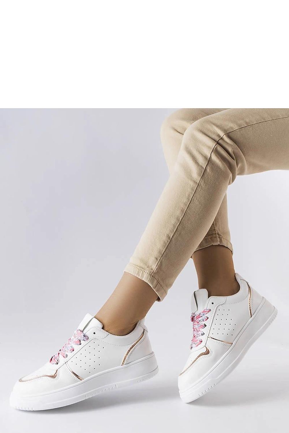   Białe sneakersy wiązane wstążką Pryor - Solea 
