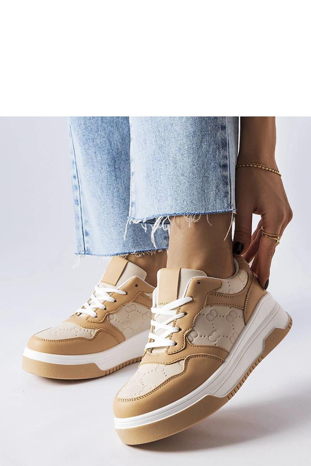   Beżowe sneakersy zdobione tłoczeniem Paré - Solea 