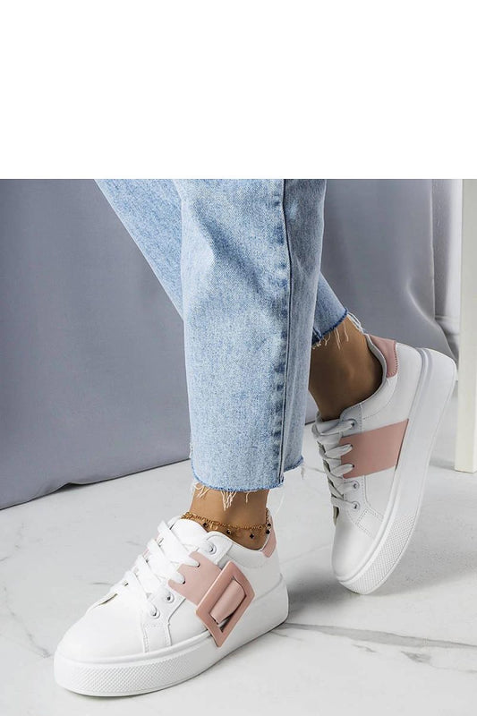   Białe sneakersy zdobione różową klamerką Toni - Solea 