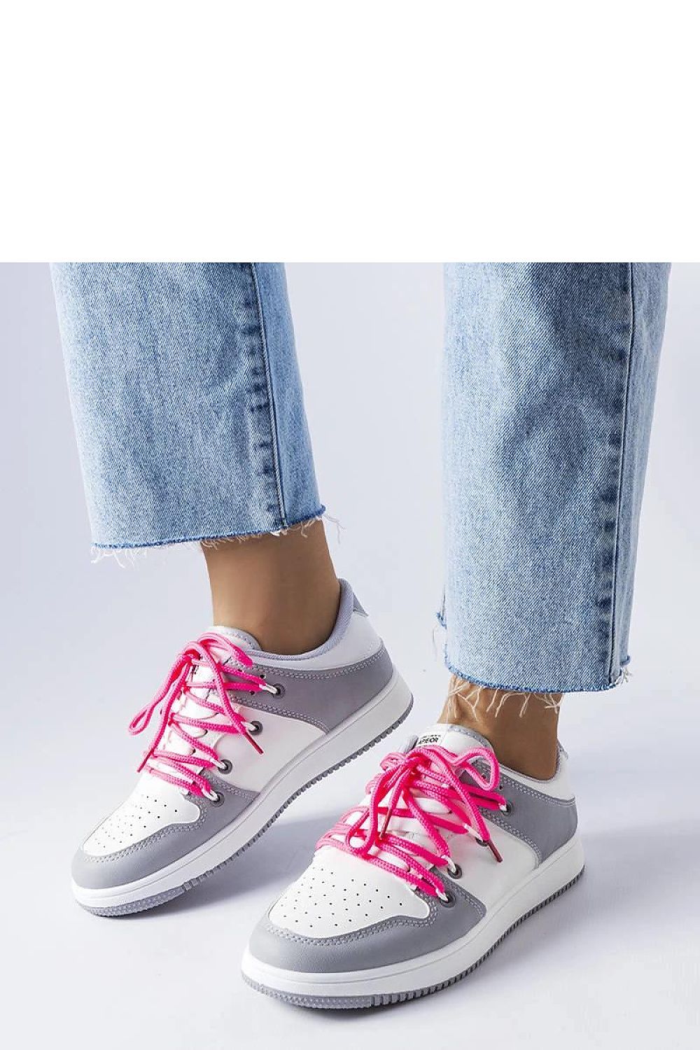   Białe retro sneakersy Shari - Solea 