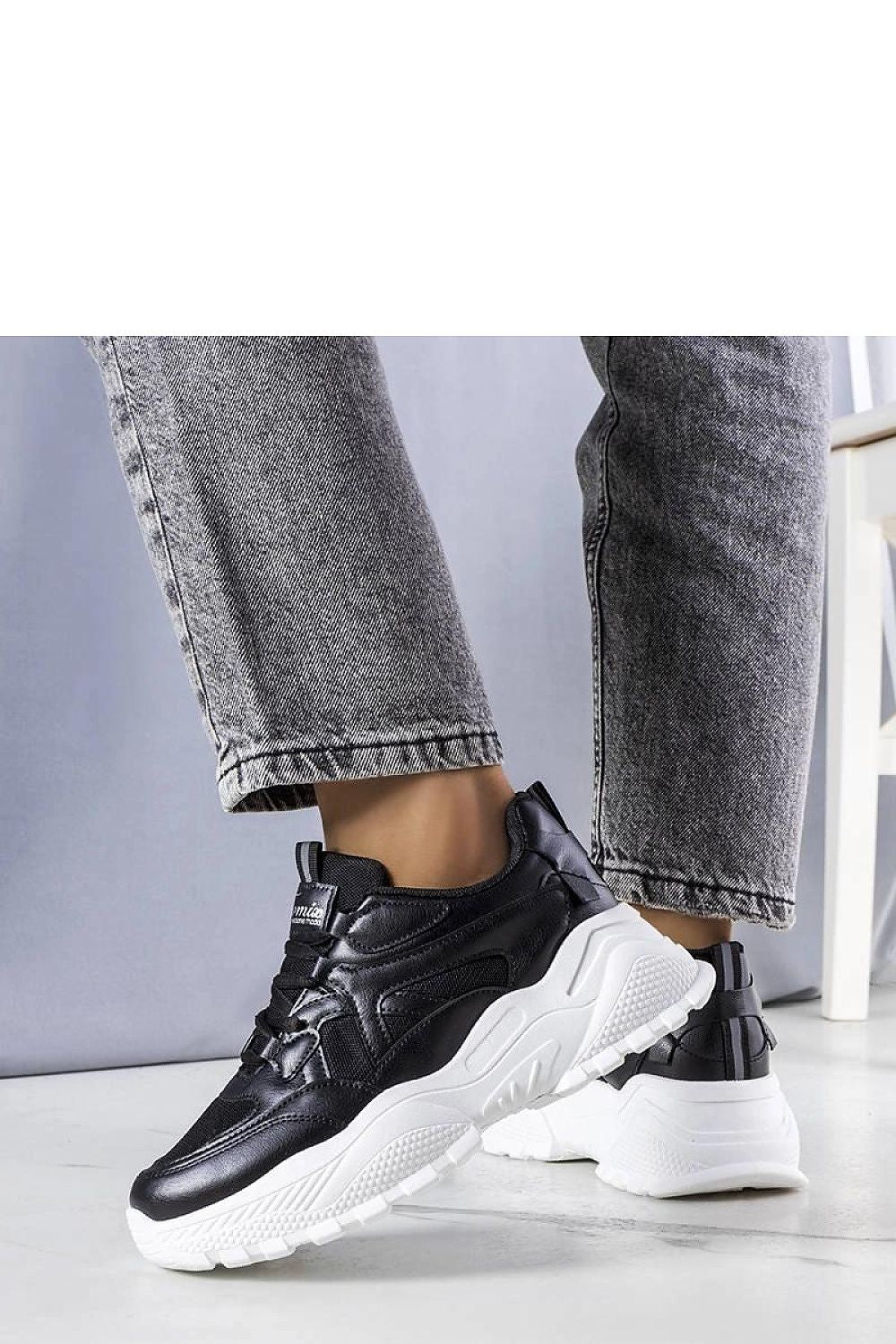   Czarne sneakersy na masywnej podeszwie Lorene - Solea 