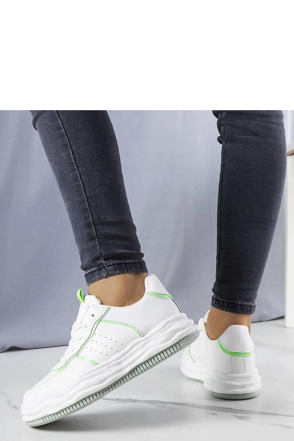   Białe sneakersy z zielonymi wstawkami Nettie - Solea 
