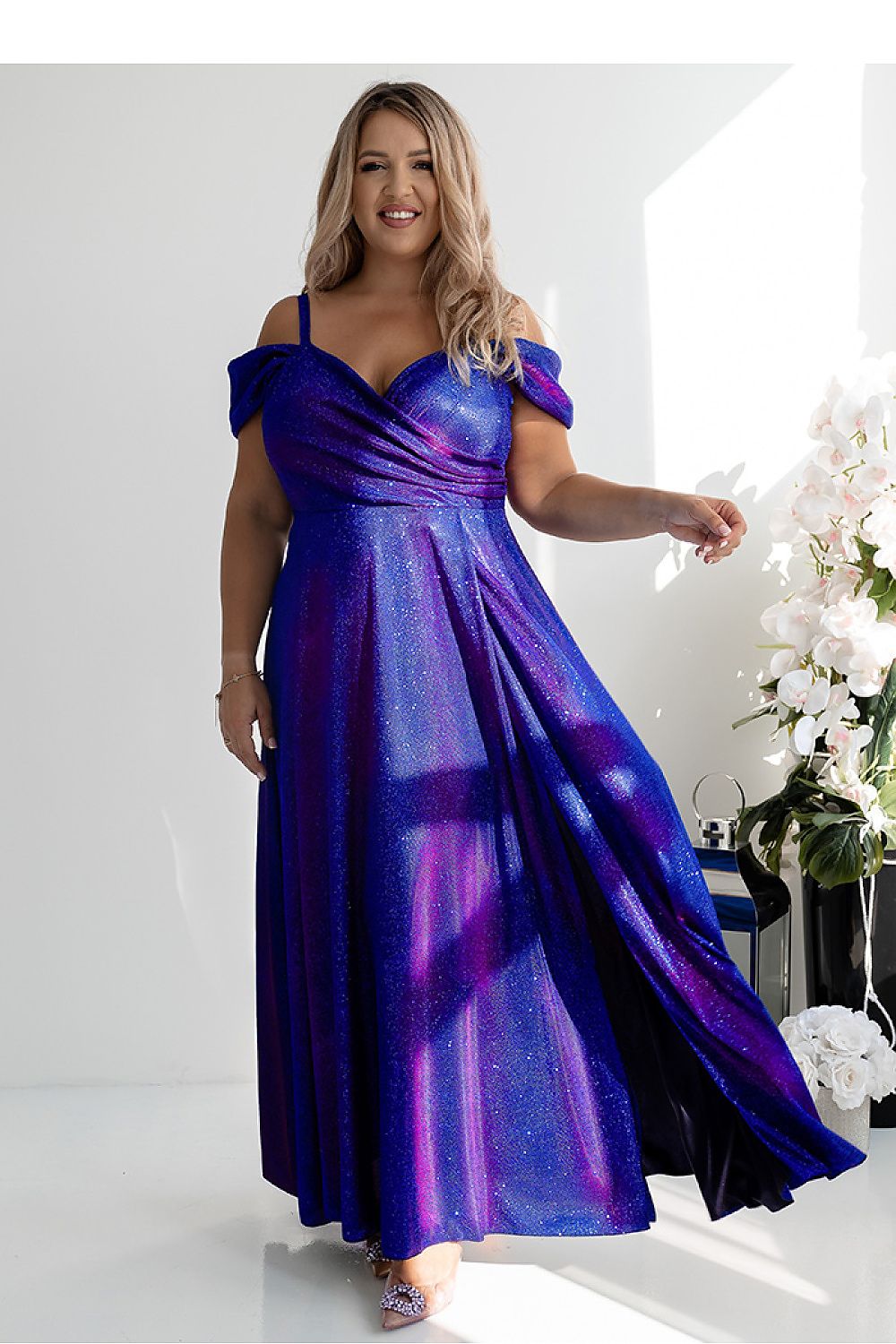  Sukienka Model Walentina Lux 001117. Chaber/Amarant - With You 