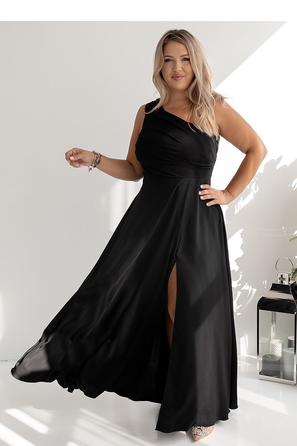  Sukienka Model Monako 001420. Black - With You 