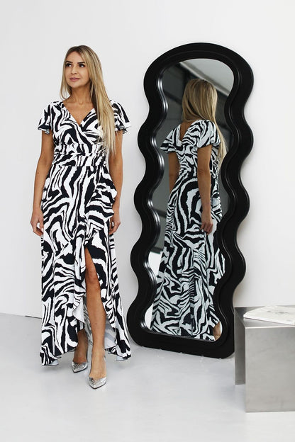  Sukienka Model Soe Zebra - Jersa 