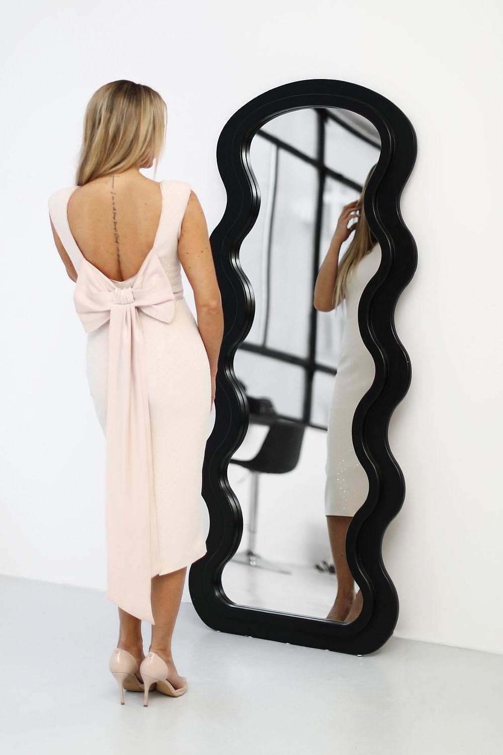   Sukienka Model Iriella Beige Cyrkonie - Jersa 