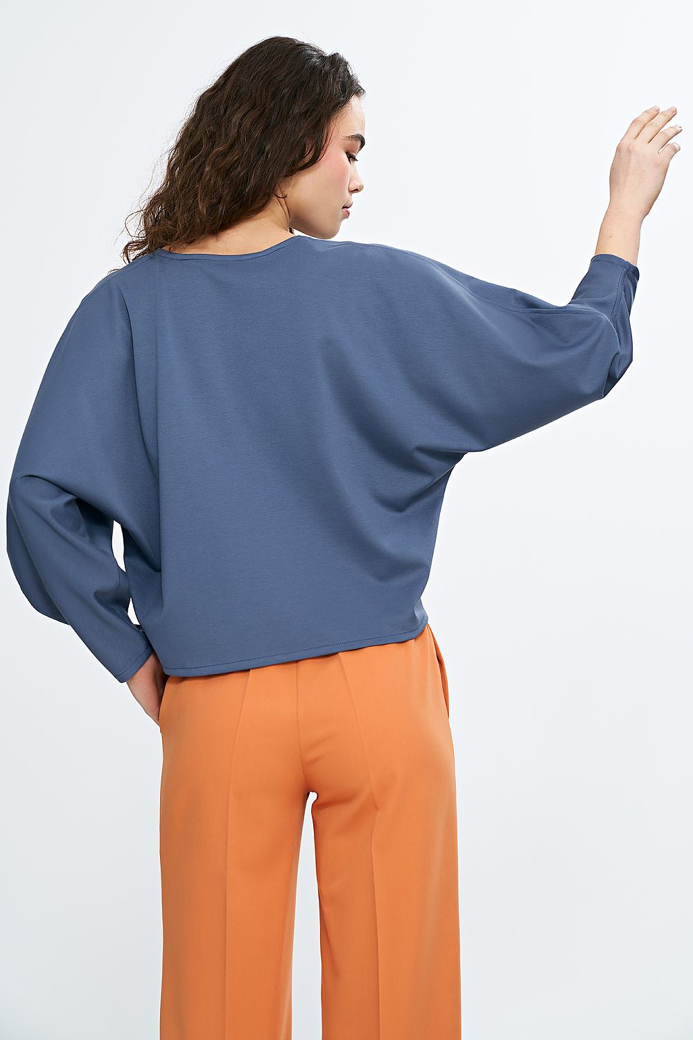   Bluzka oversize z balonowymi rękawami B192 Cobalt - Nife 