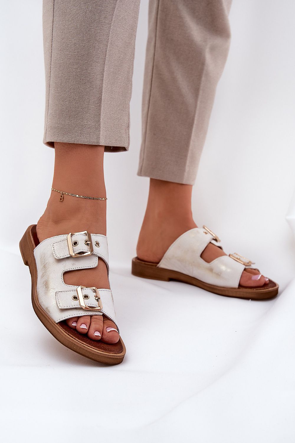  Sandał Klapki Model Zazoo 3020 Złoty Przecierany - Step in style 