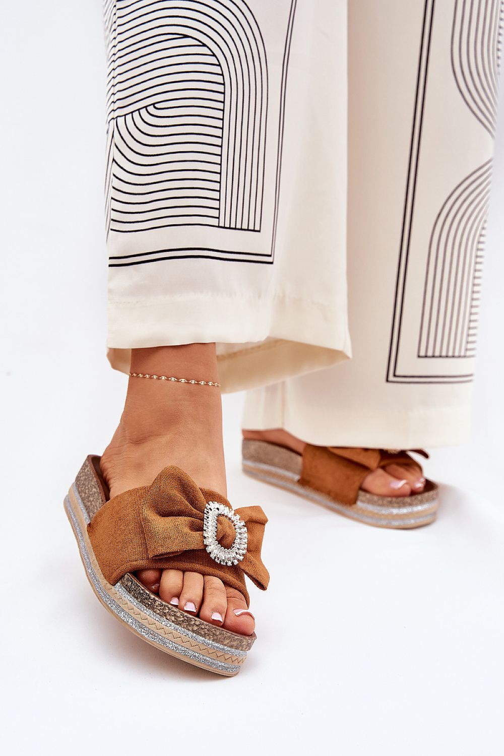  Sandał Klapki Model Lenela M535 Camel - Step in style 
