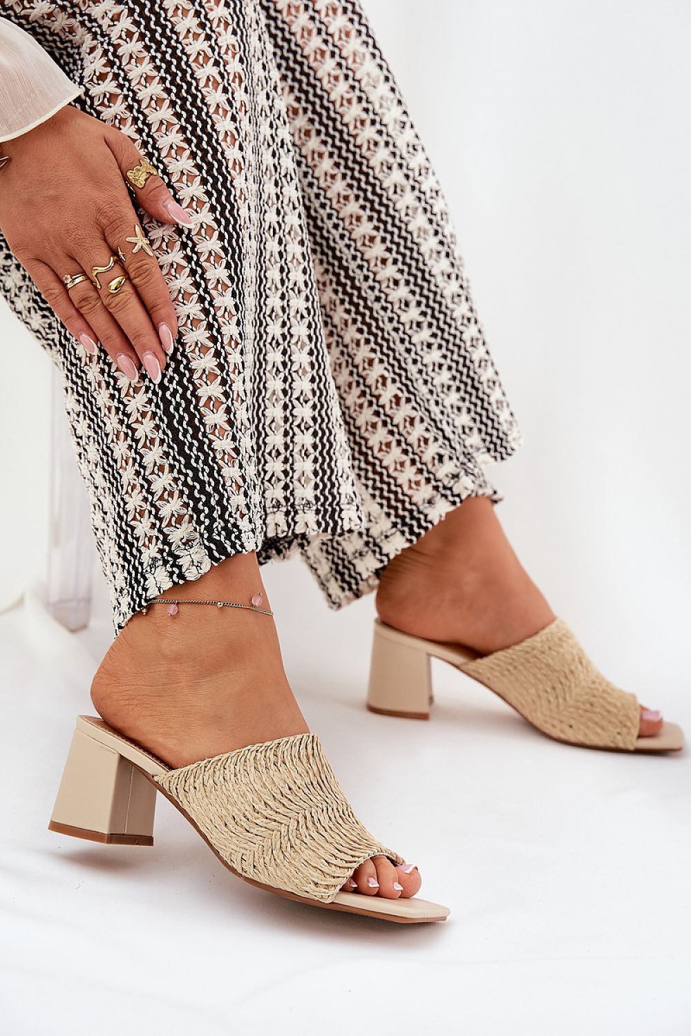  Sandał Klapki Model Ciariloria FY35-6 Beige - Step in style 