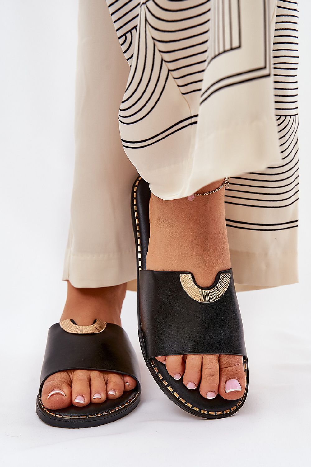  Sandał Klapki Model Mevith HXD-25 Black - Step in style 