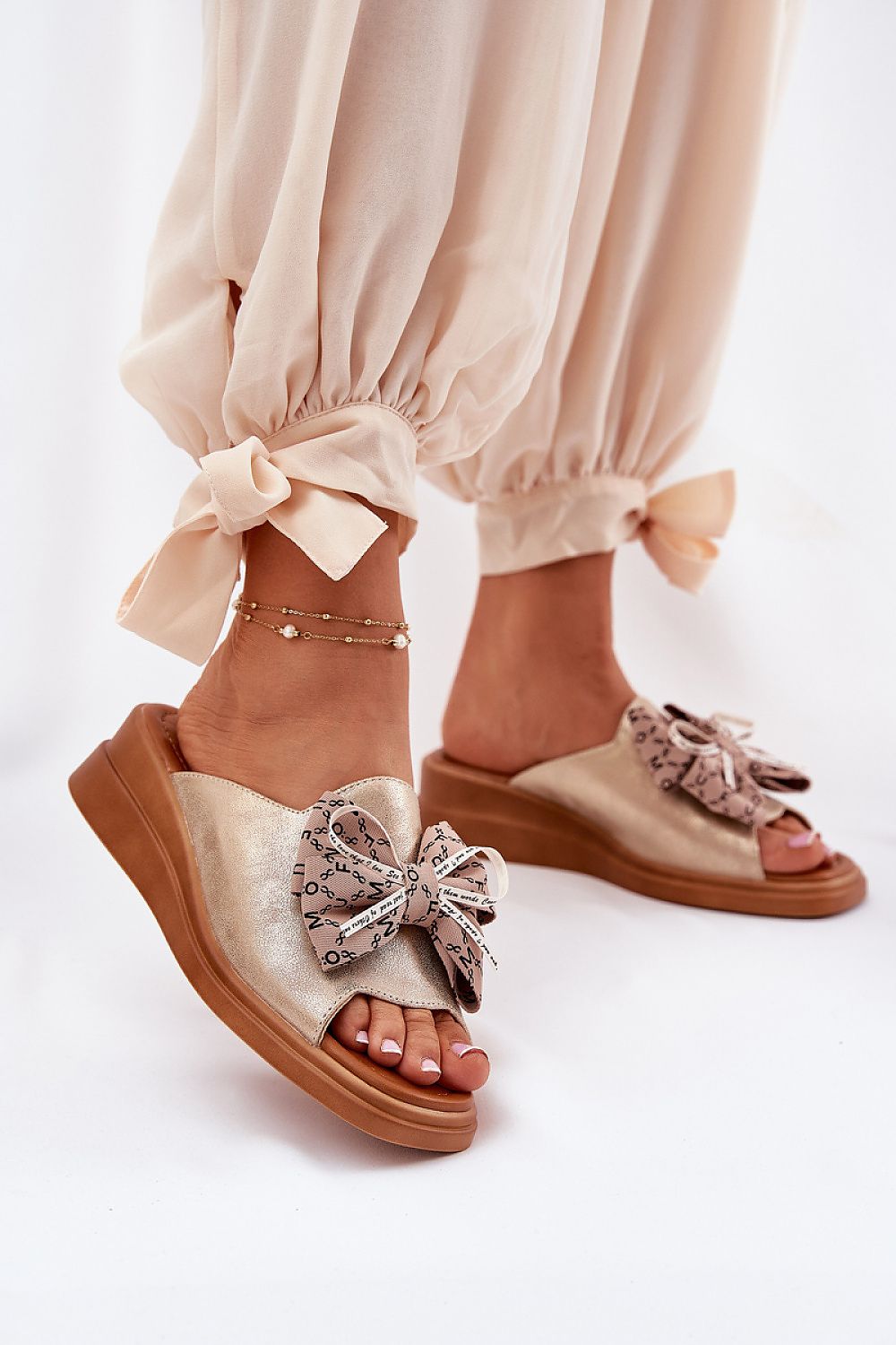  Sandał Klapki Model Moonzella ASA266-10 Gold - Step in style 