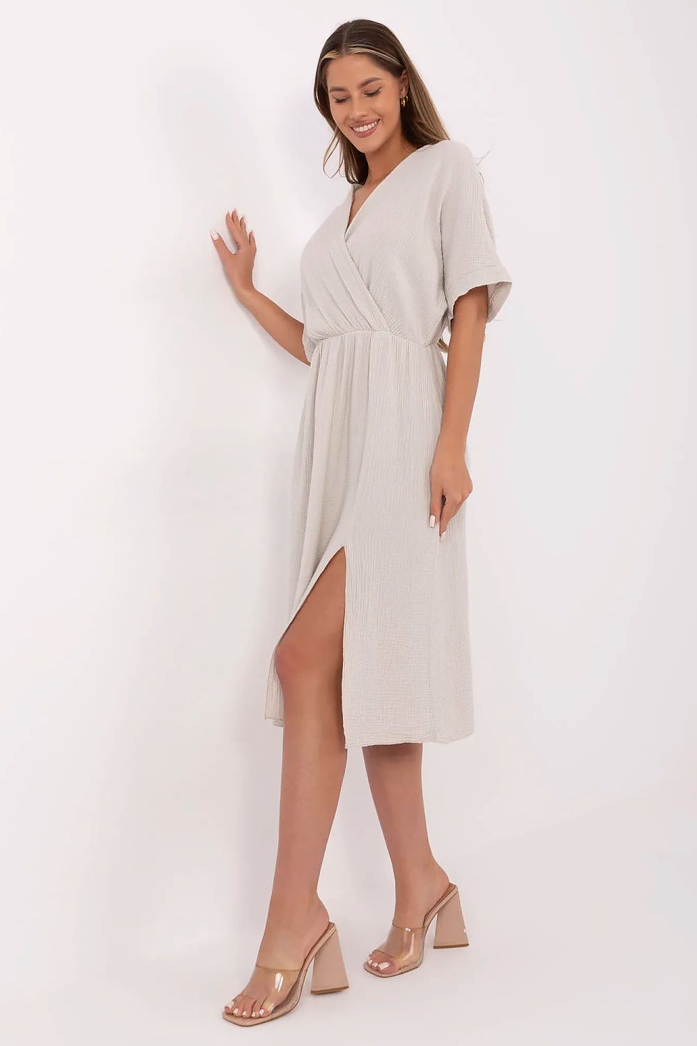  Sukienka Model MI-SK-121008.84 Beige - Italy Moda 