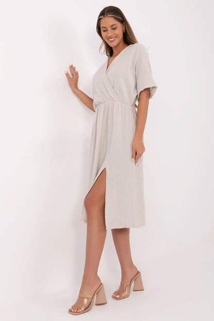  Sukienka Model MI-SK-121008.84 Beige - Italy Moda 