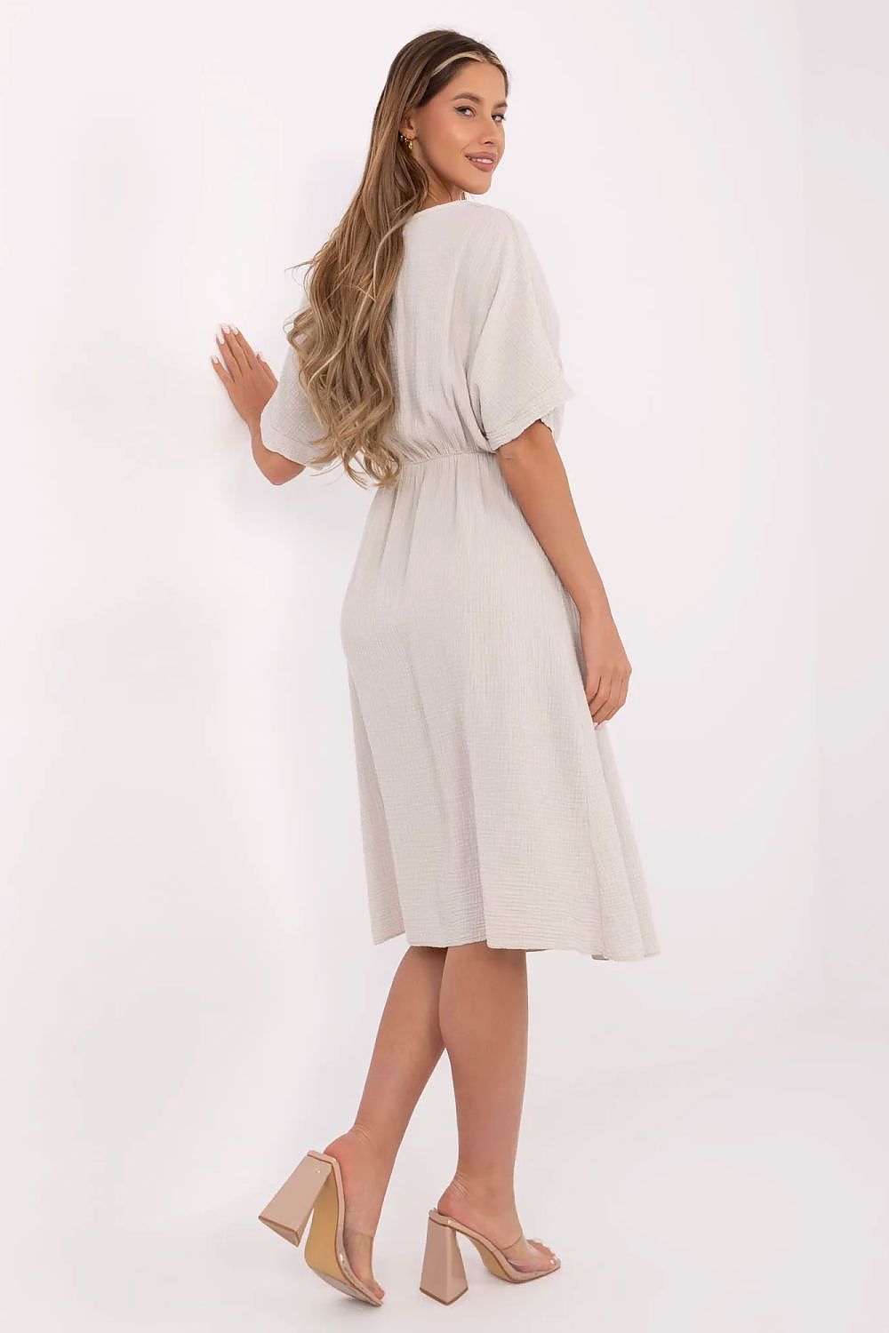  Sukienka Model MI-SK-121008.84 Beige - Italy Moda 