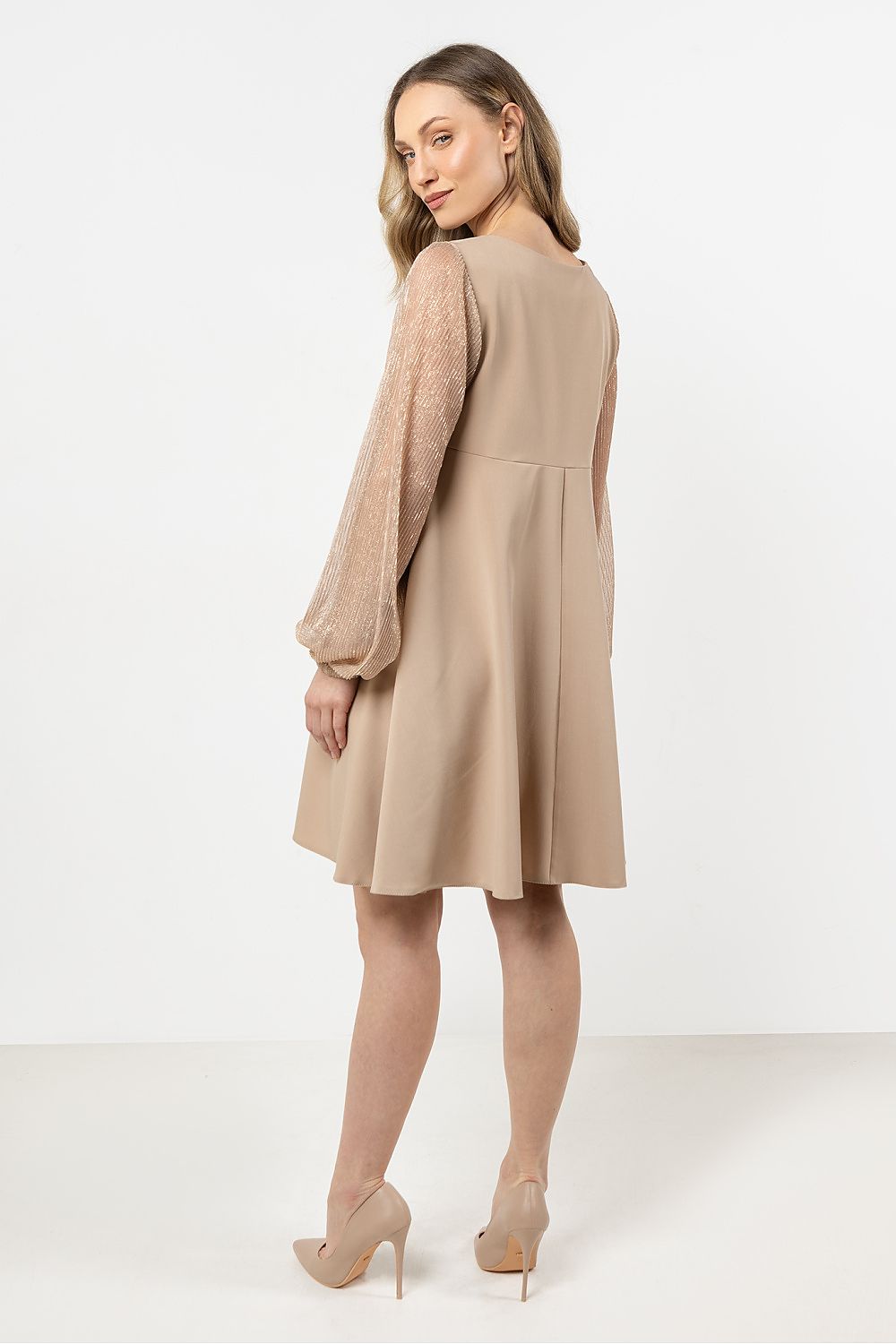 Sukienka Model A712 Beige - awama 