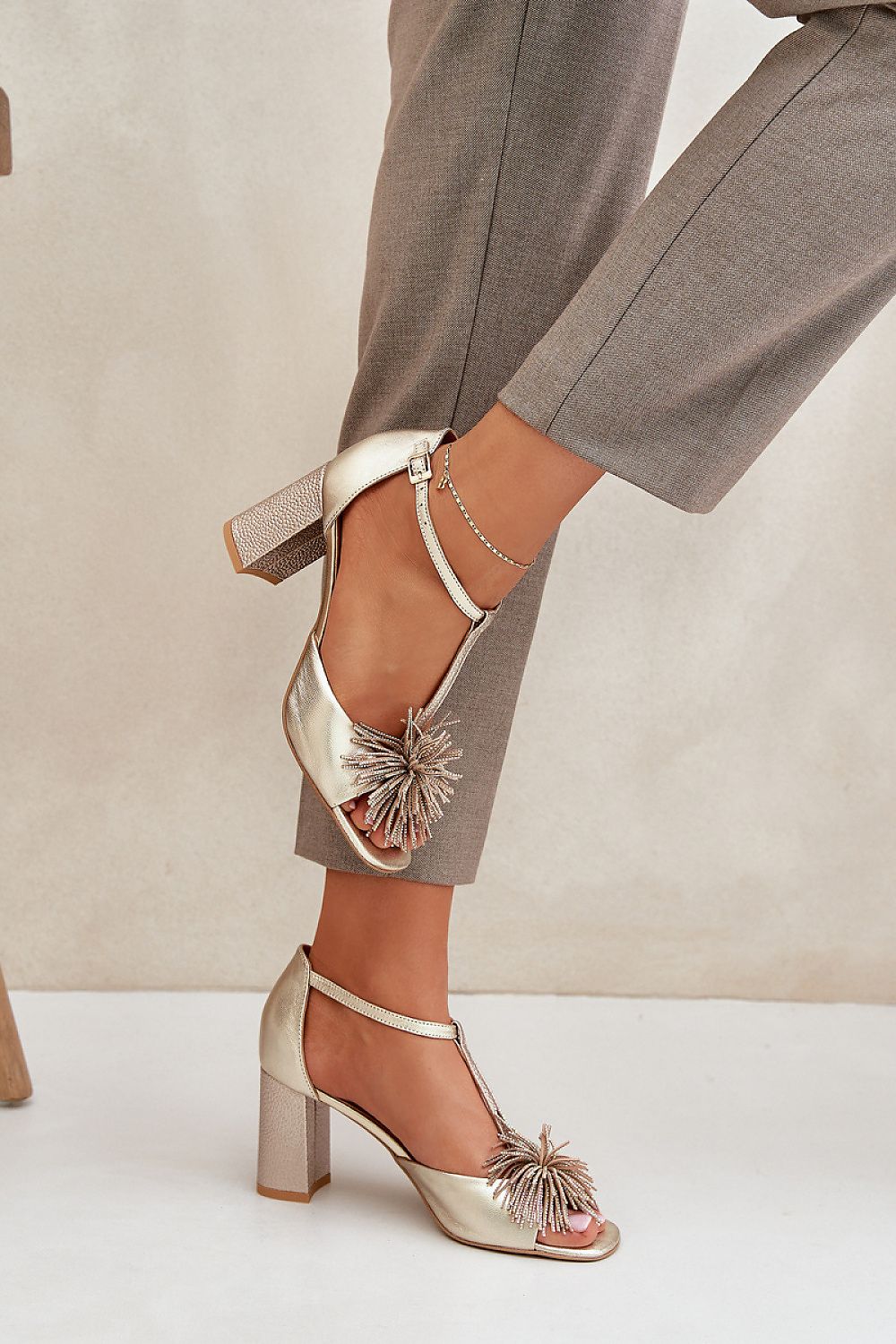  Sandały Model Laura Messi 2758 Gold - Step in style 