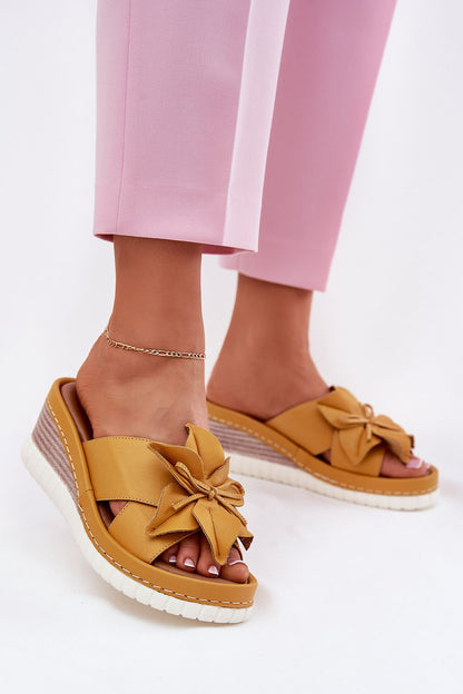  Sandał Klapki Model Artiker 52C0504 Yellow - Step in style 