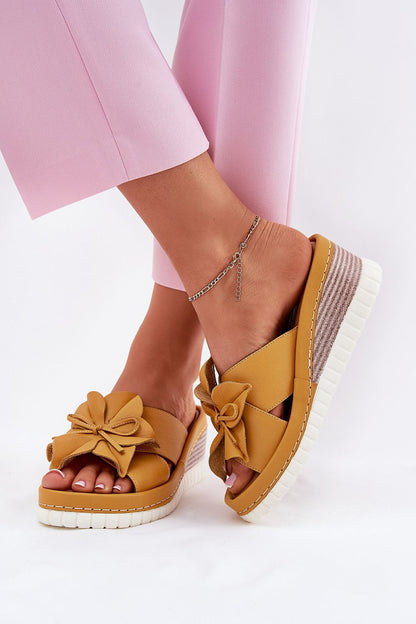  Sandał Klapki Model Artiker 52C0504 Yellow - Step in style 