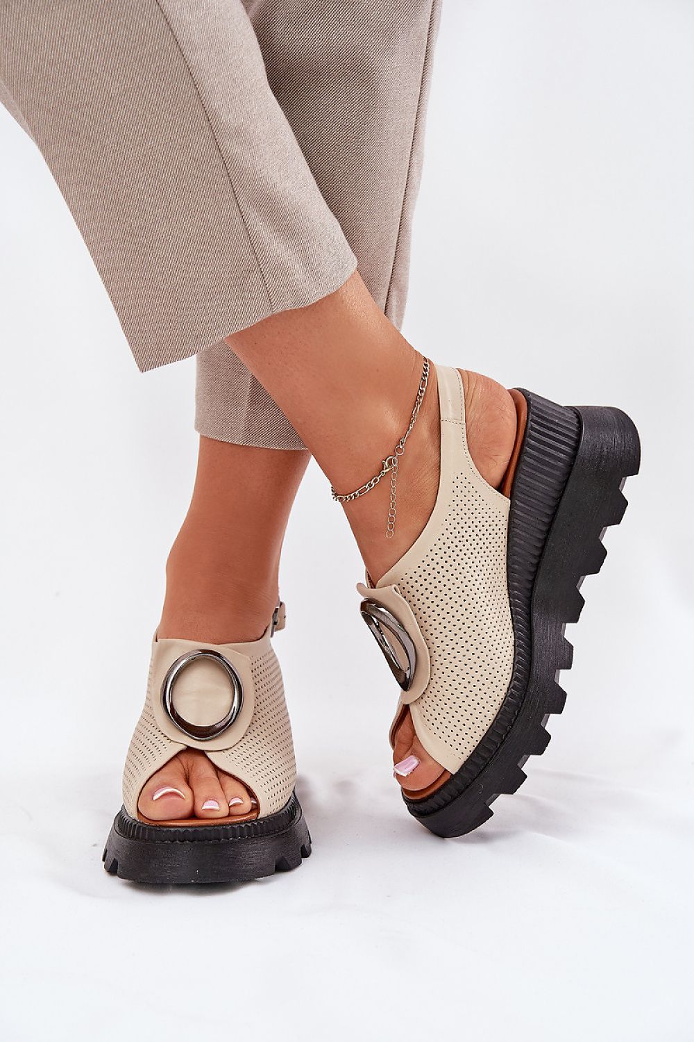  Sandały Model Artiker 56C0111 Beige - Step in style 