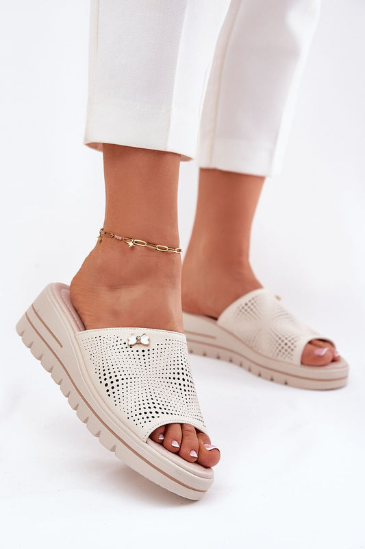  Sandał Klapki Model Vinceza 41477 Beige - Step in style 