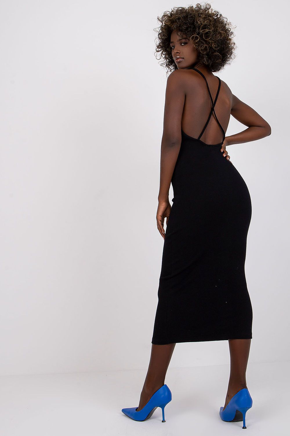  Sukienka Model RV-SK-7562.20X Black - Rue Paris 