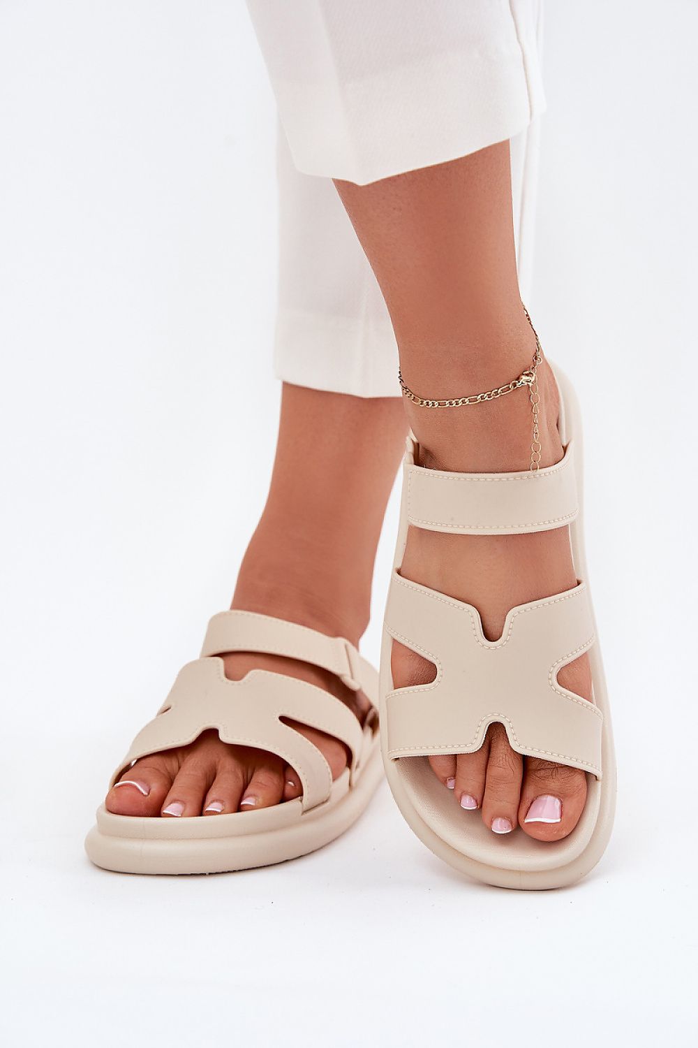  Sandał Klapki Model Tavirae CK321P Beige - Step in style 