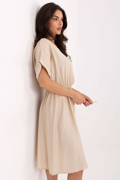 Sukienka Model MI-SK-A63751.67 Beige - Italy Moda 