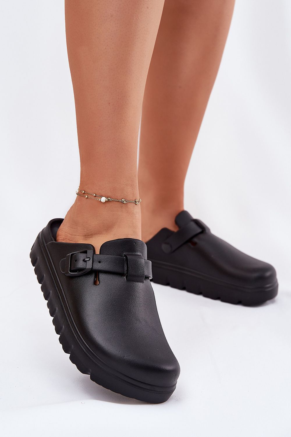  Sandał Klapki Model Larinie 25SD97-8523 Black - Step in style 