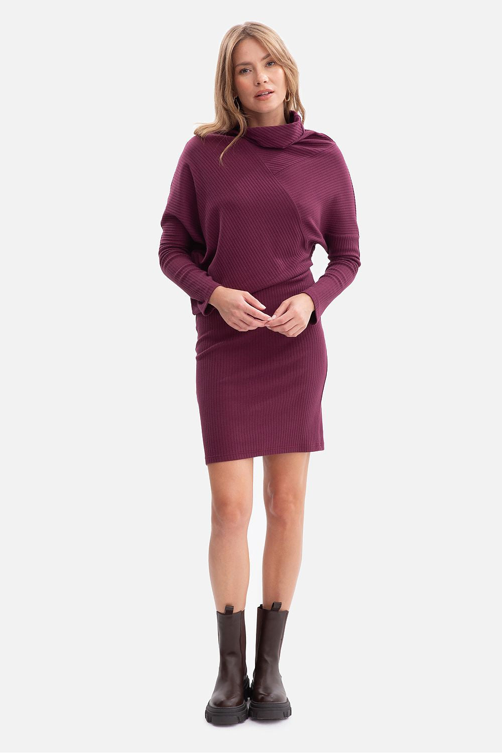  Sukienka Model B309 Śliwka - BeWear 