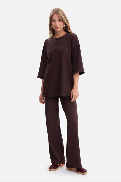   Bluzka Model B301 Gorzka Czekolada - BeWear 