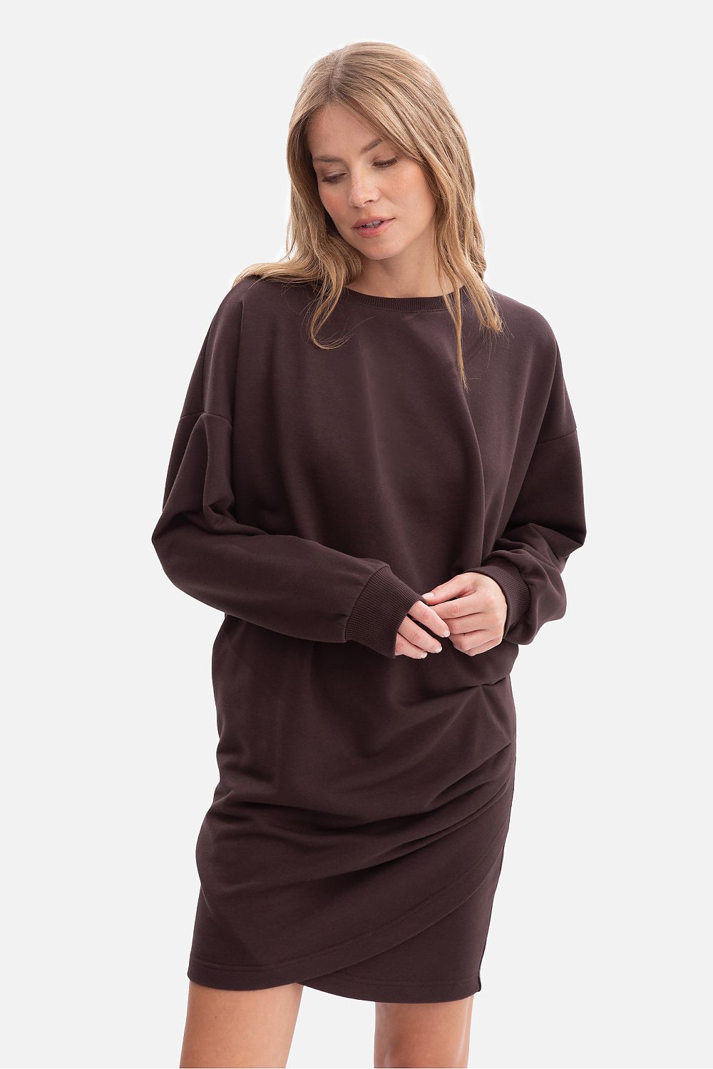  Sukienka Model B298 Gorzka Czekolada - BeWear 