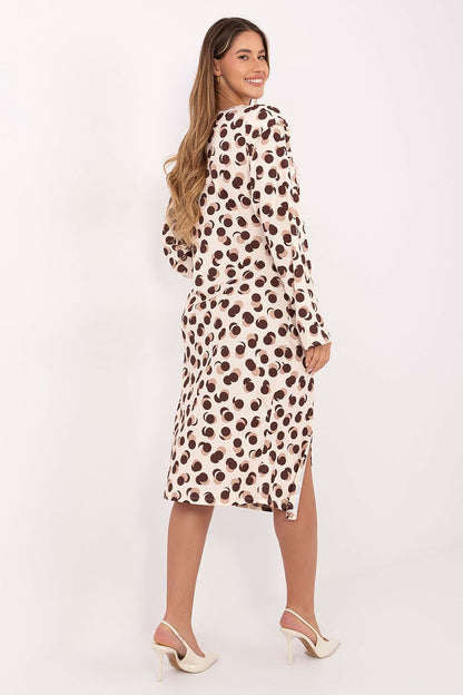  Sukienka Model IT-SK-20057.21P Light Beige - Rue Paris 