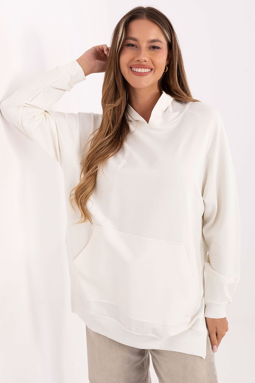   Bluza Damska Model RV-BL-A168.18 Ecru - Relevance 